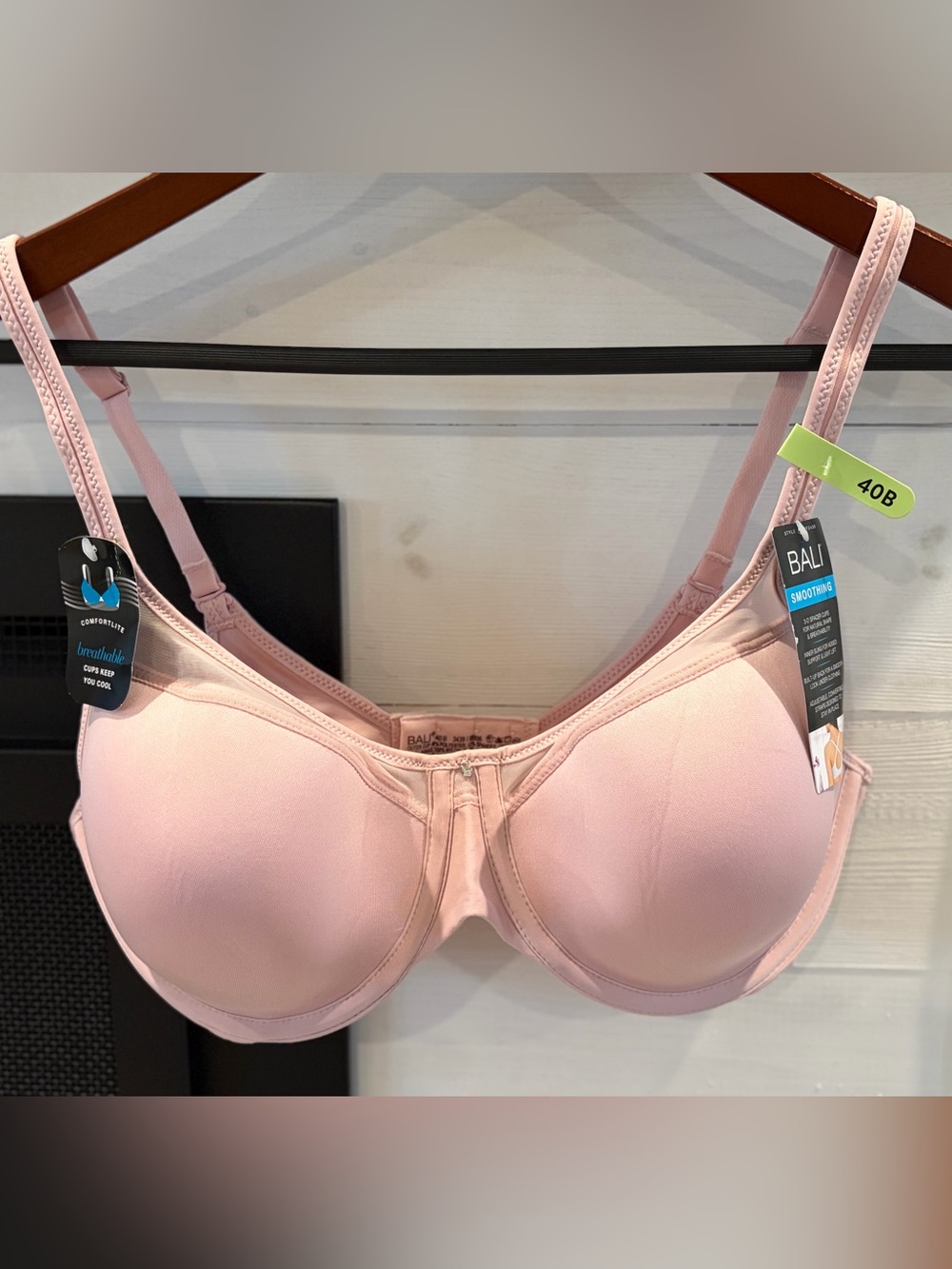Bali Smoothing Bra pink size 40B NWT breathable